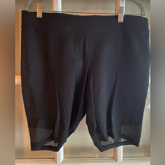 Black Mesh Hem Bike Short - Picture 1 of 6